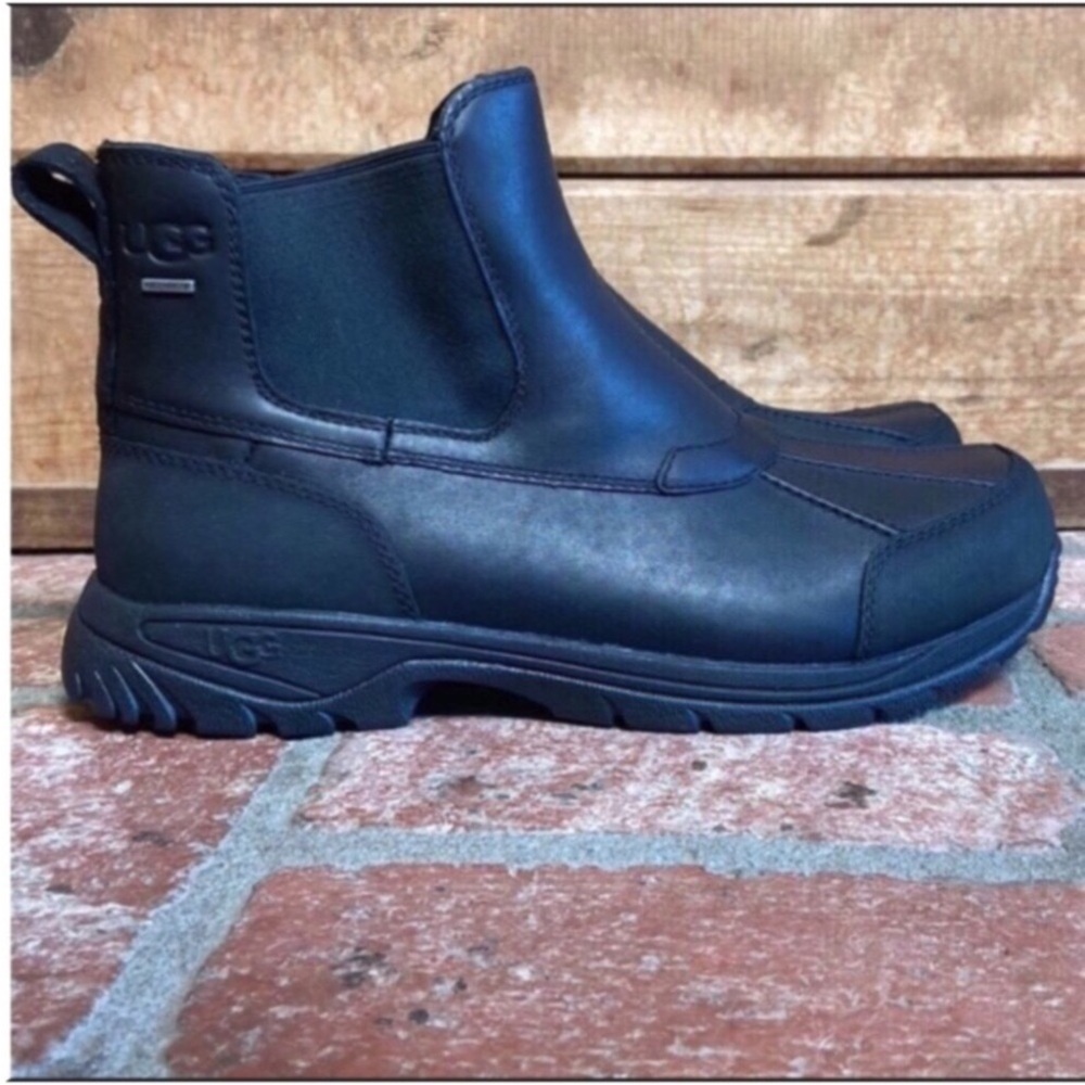 UGG Boots. Men’s 12